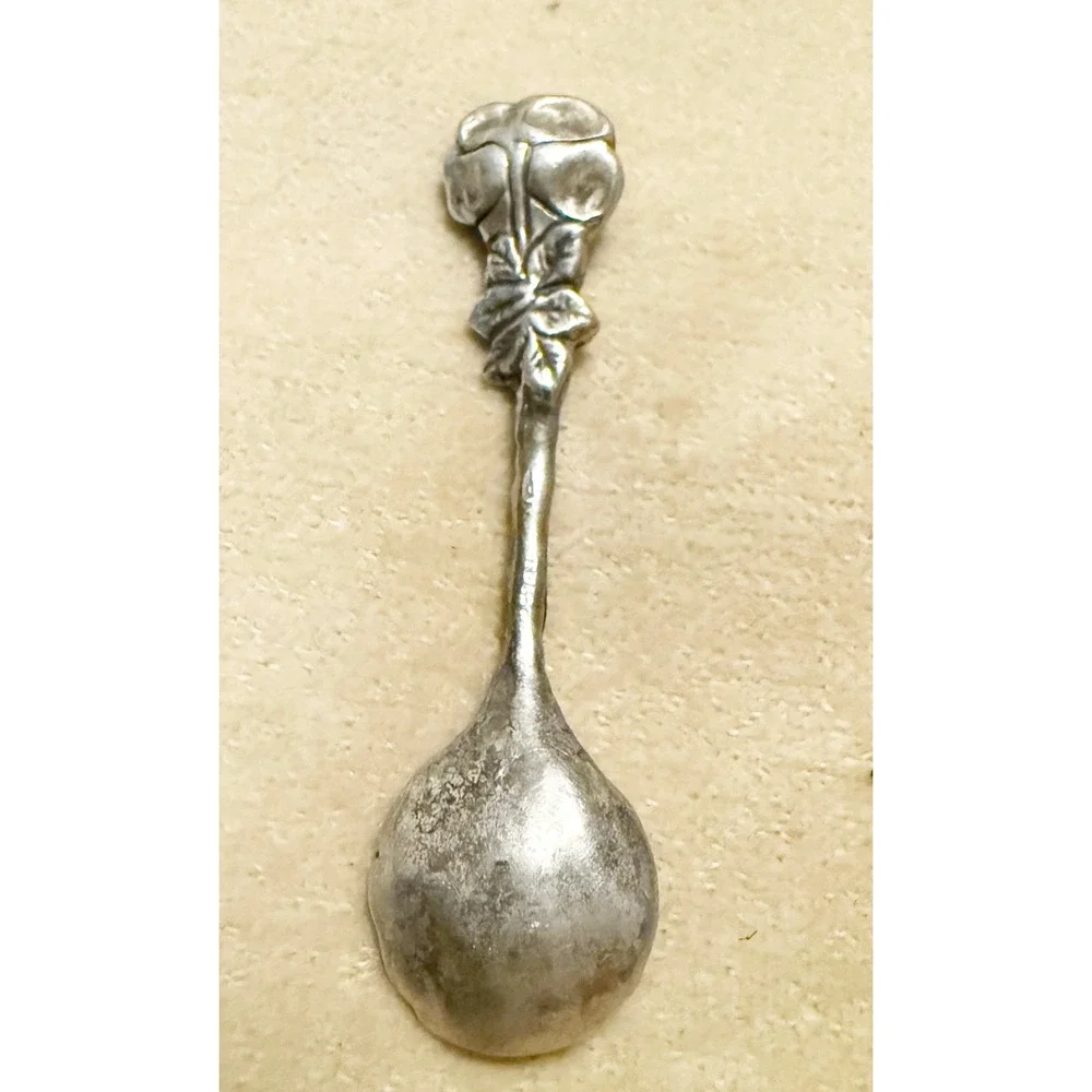 Reed & Barton Wild Rose Sterling Silver Salt Spoon Shell 5g Antique Flatware